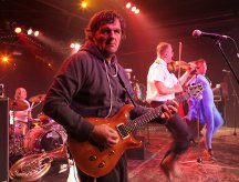 Эмир Кустурица и The No Smoking Orchestra в Москве 17 октября 2010 года. Фотография с сайта thenosmokingorchestra.com
